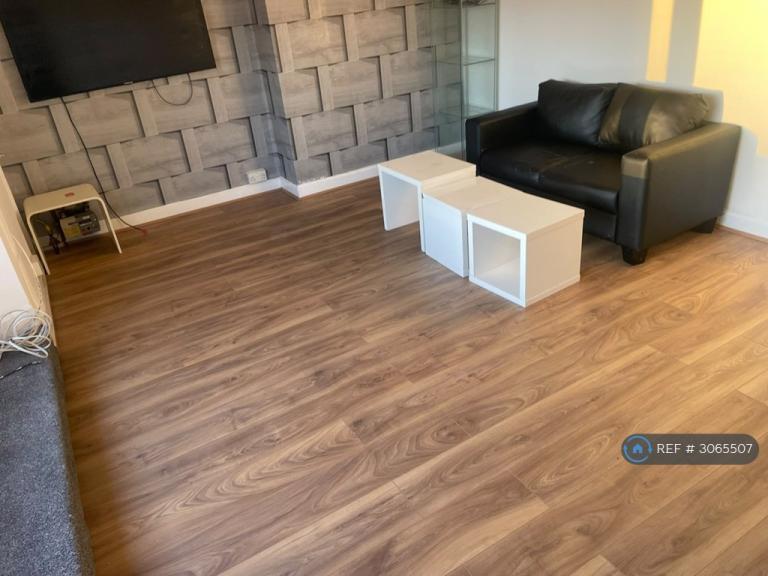 2 bedroom flat in Shirley, Solihull, B90 (2 bed) (#3065507)