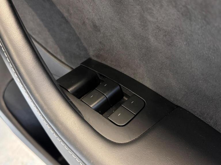 TESLA MODEL 3 (Dual Motor) Long Range Auto 4WDE 4dr 2021