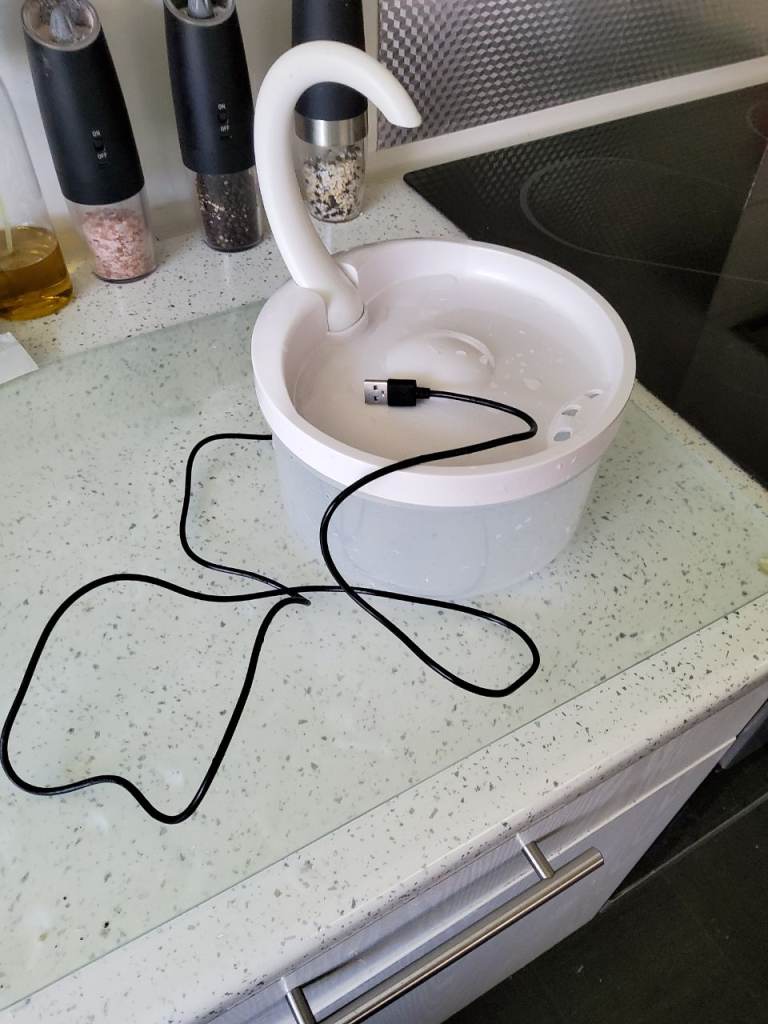 Pet fountain