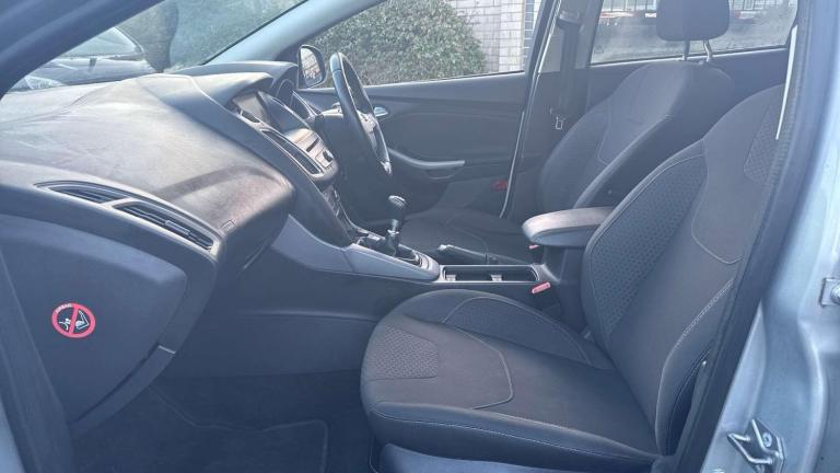 2016 Ford Focus 1.0 EcoBoost 125 Zetec 5dr HATCHBACK PETROL Manual