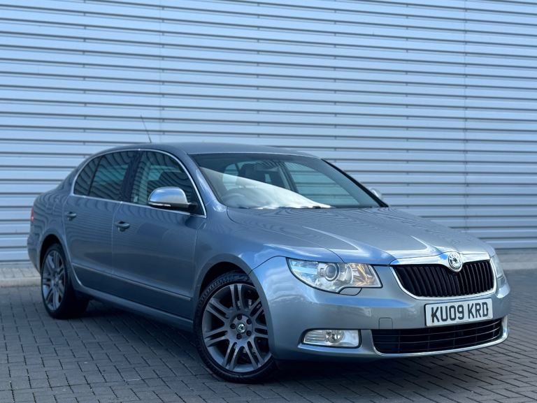SKODA SUPERB 2.0 TDI ELEGANCE + 2 OWNERS + FULL SERVICE HISTORY + 12 MONTHS MOT