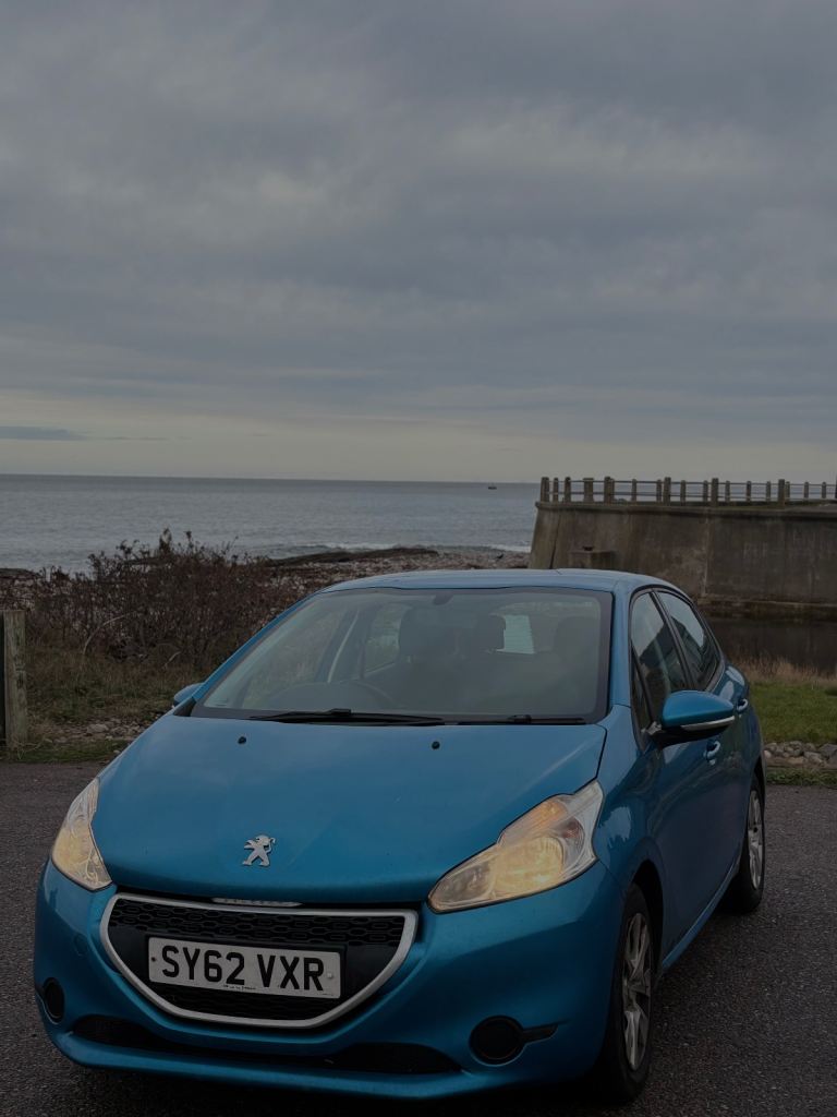 Peugeot, 208, Hatchback, 2012, Manual, 1199 (cc), 5 doors