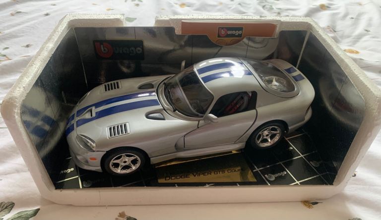 burago 1/18 Dodge Viper Silver