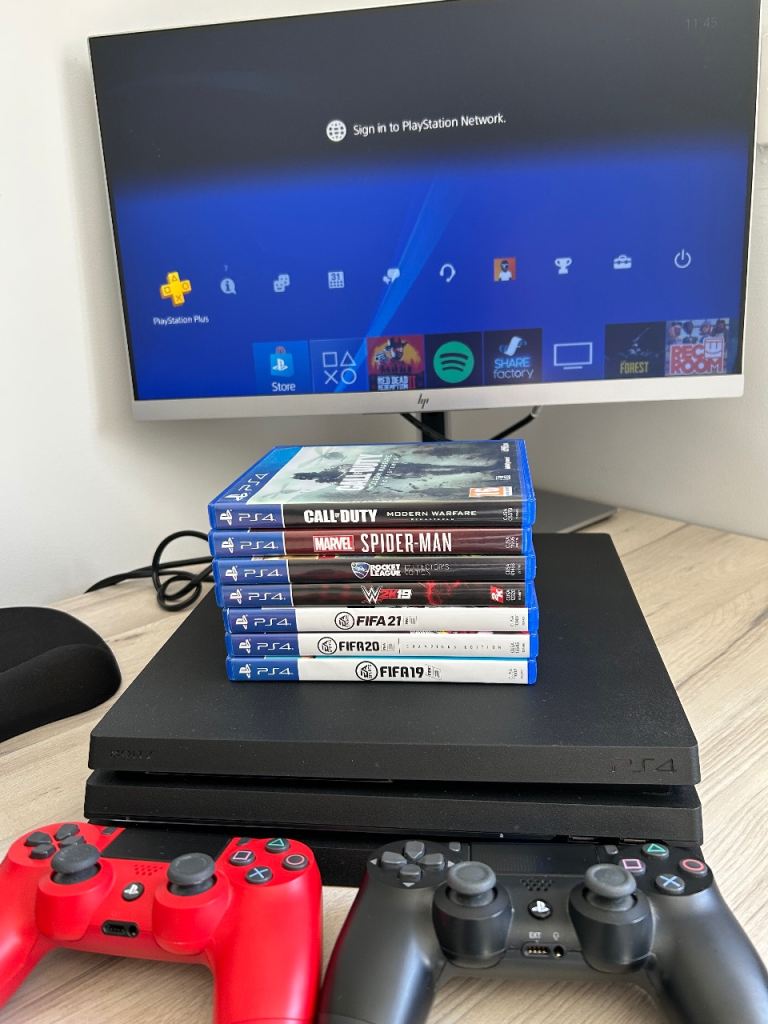 Playstation 4 Pro - in great condition and perfect working order