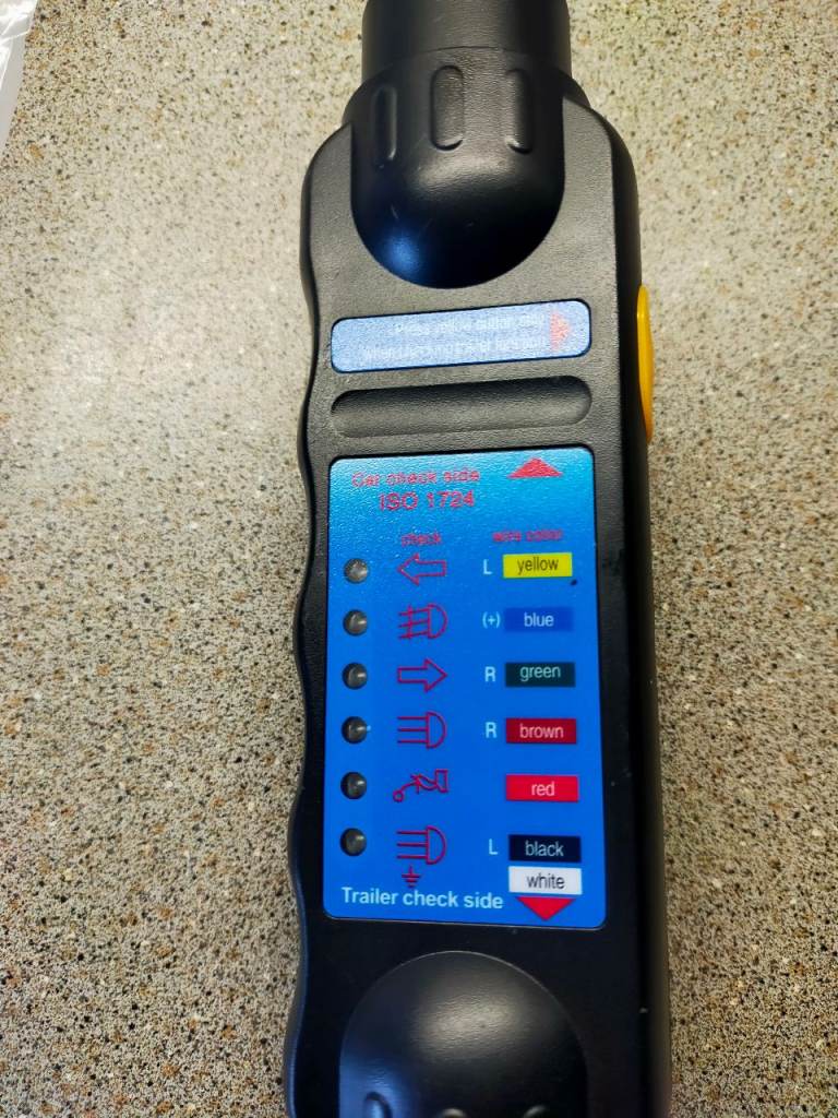 TRAILER AND TOW PLUG TESTER