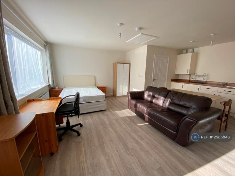 Studio flat in Britannia Walk, Trumpington, Cambridge, CB2 (#2985843)
