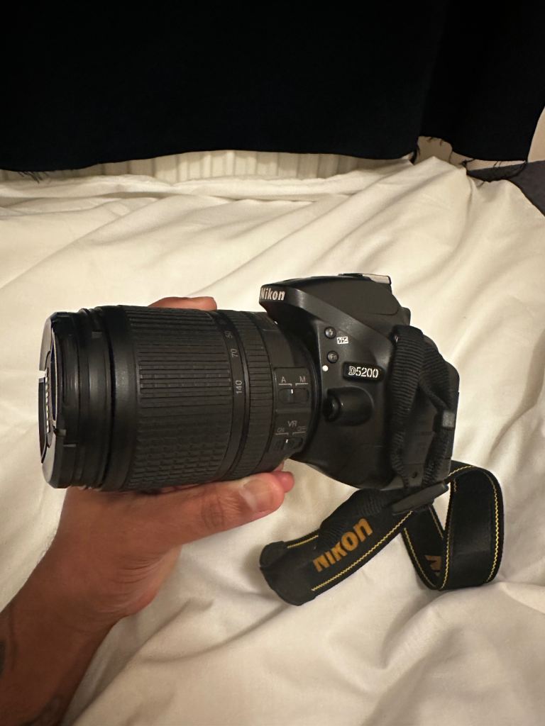 Nikon D5200 with 18-140 Lens for sale