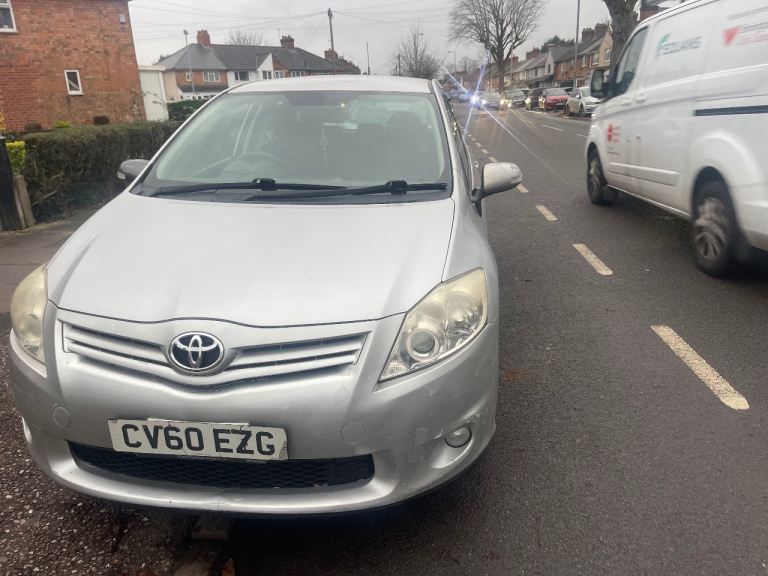 Toyota, AURIS, Hatchback, 2011, Manual, 1329 (cc), 5 doors