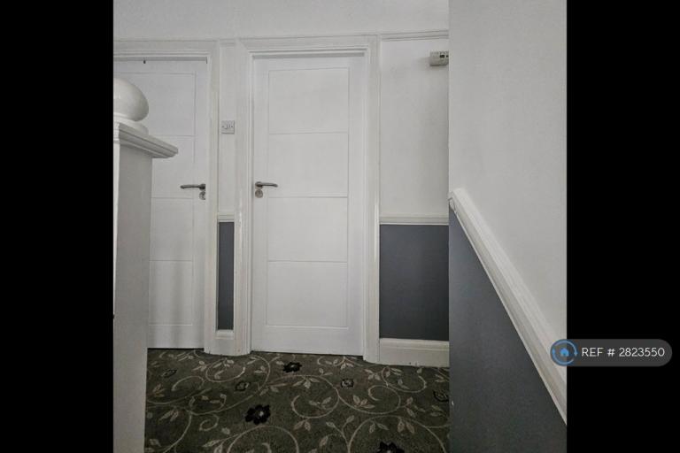 1 bedroom in Goodmayes Lane, Goodmayes, IG3 (#2823550)