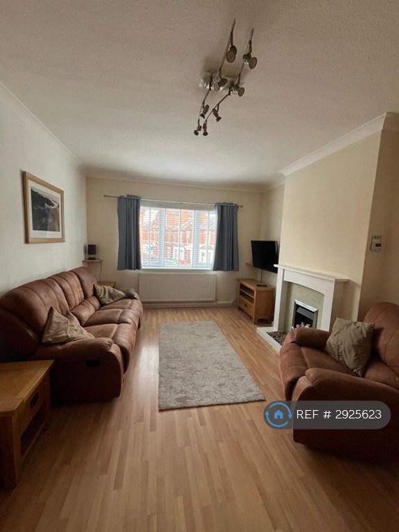 1 bedroom flat in Loughborough Road, Nottingham, NG2 (1 bed) (#2925623)