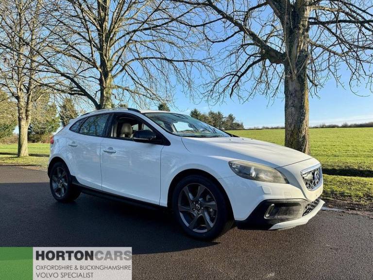 2026 Volvo V40 Cross Country 2.0 T5 Lux Nav Hatchback 5dr Petrol Auto AWD Euro 6 (s/s) (245 ps) H...