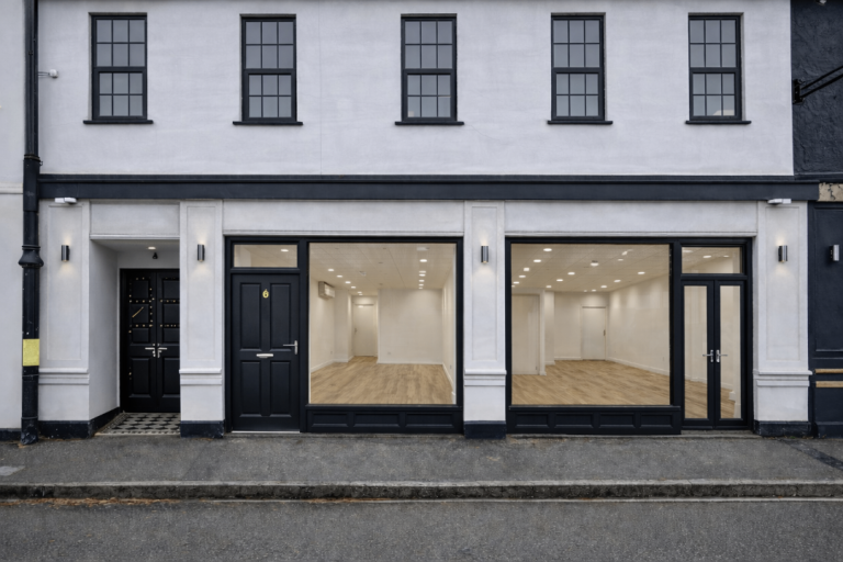 Shop to let in Esher