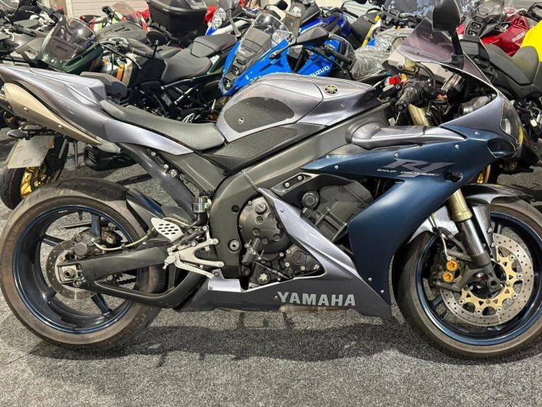 2005 Yamaha R1