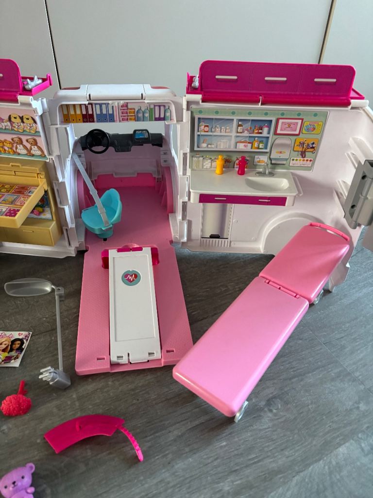 Barbie ambulance 