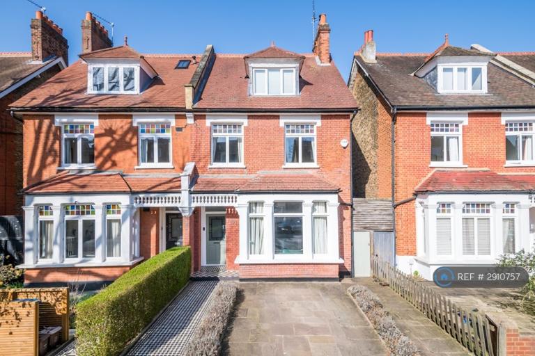 4 bedroom house in Grove Park, London, SE5 (4 bed) (#2910757)