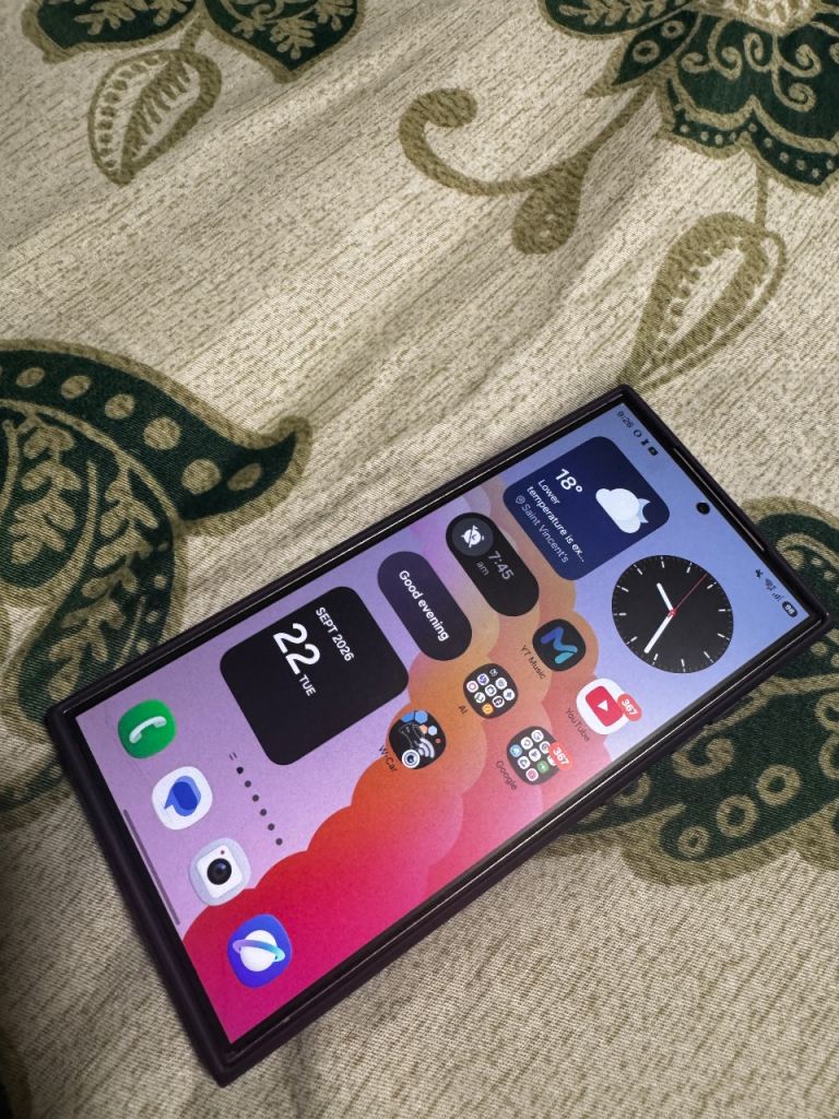 Samsung Galaxy S24 Ultra - Silver, As Good As New