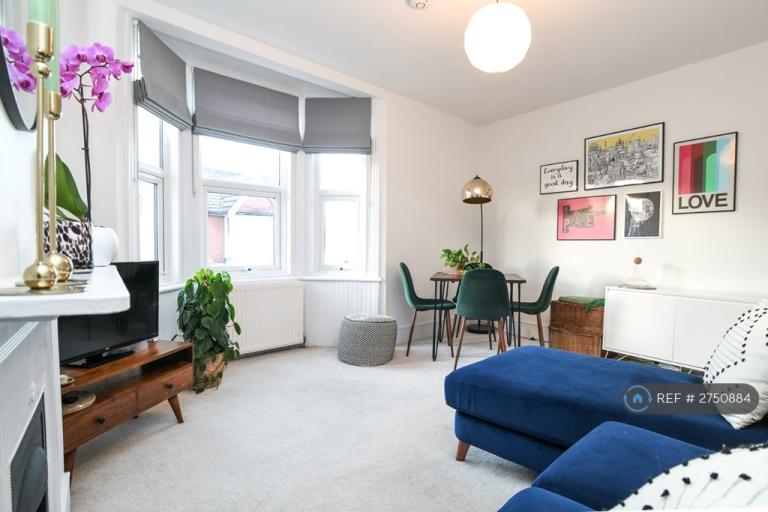 1 bedroom flat in Payne Avenue, Hove, BN3 (1 bed) (#2750884)