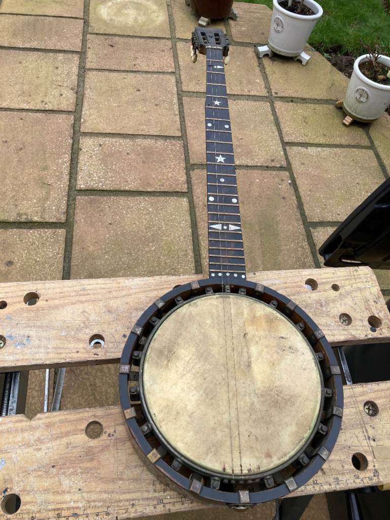 6 String Banjo - requires restoration - looking for a loving home