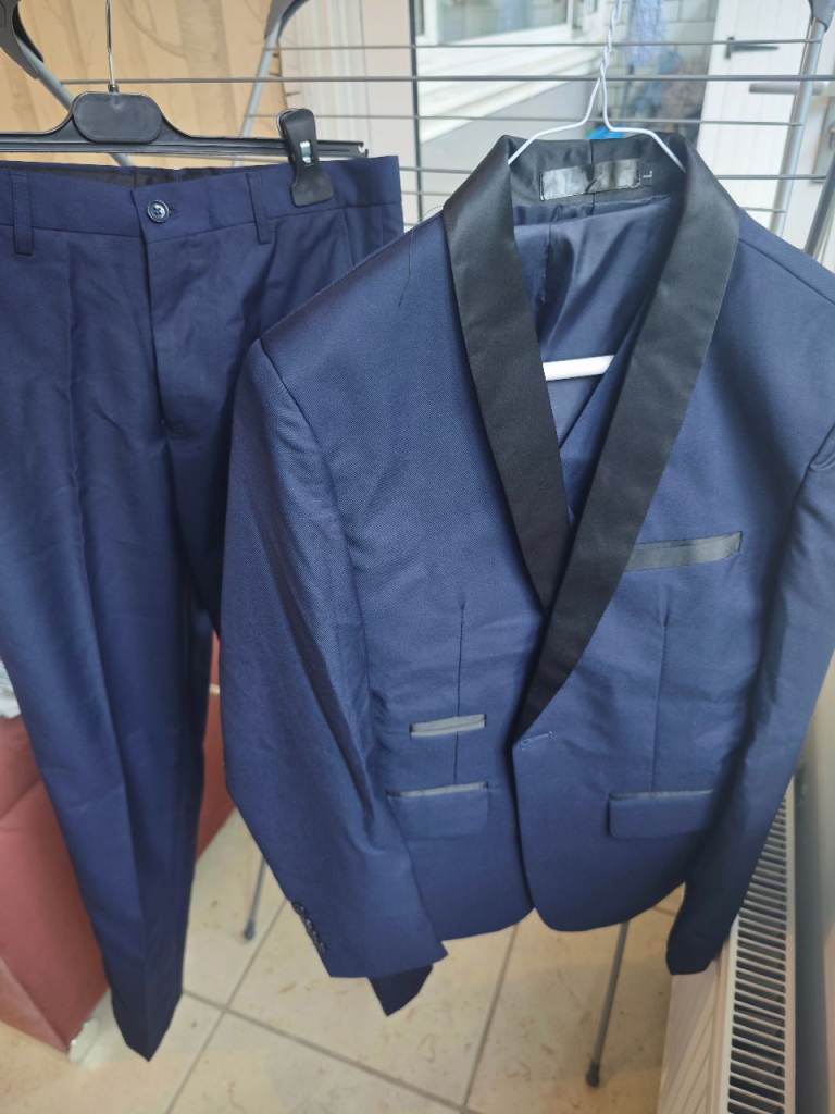 Navy Blue Black-Tie 3Piece Suit, Size 30, Brand New