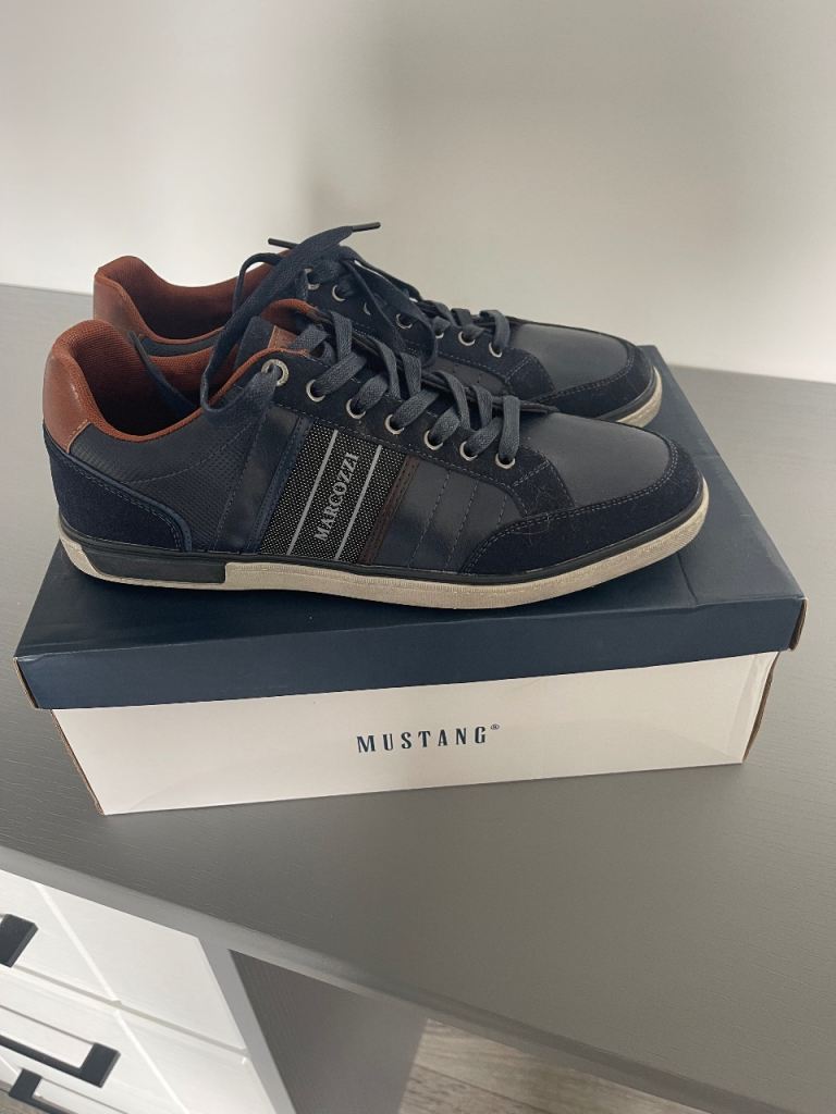Navy casual shoes 