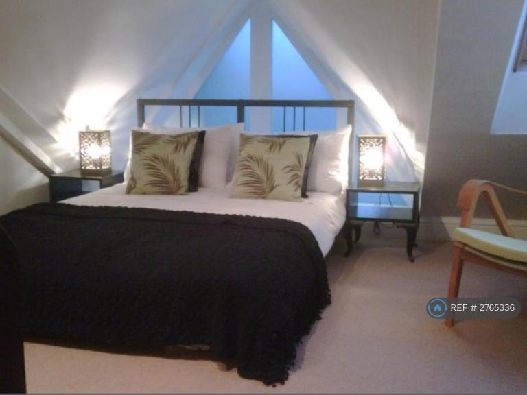 1 bedroom in Byron Avenue, London, SM1 (#2765336)