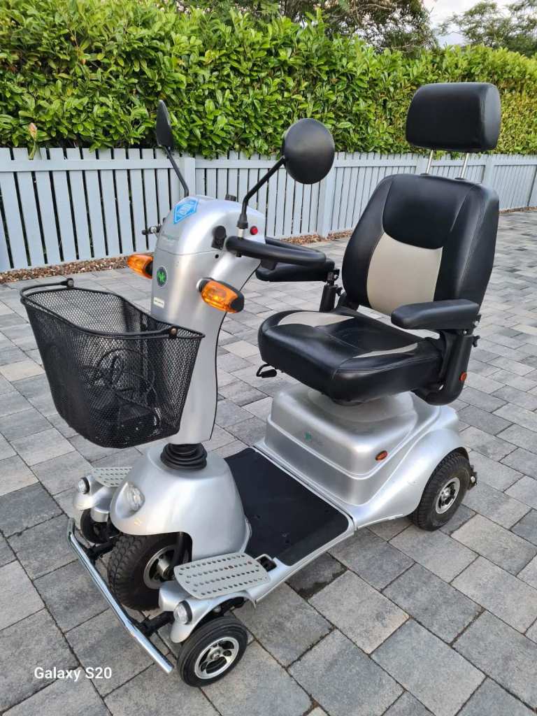 Immaculate quingo 8 mph mobility scooter can deliver today 