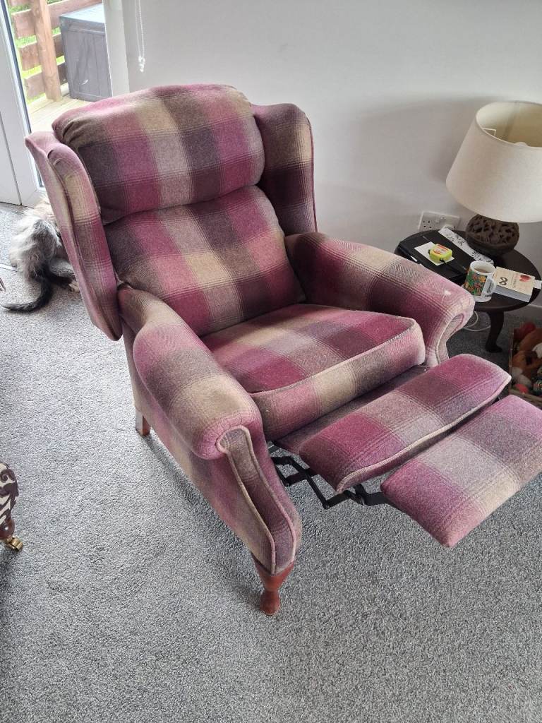 Comfortable Reclining Armchair - Plaid Fabric
