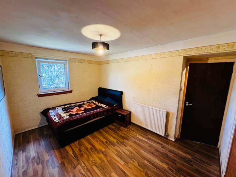 2 bed spacious flat near Aberdeen uni new boiler recently renovated 
