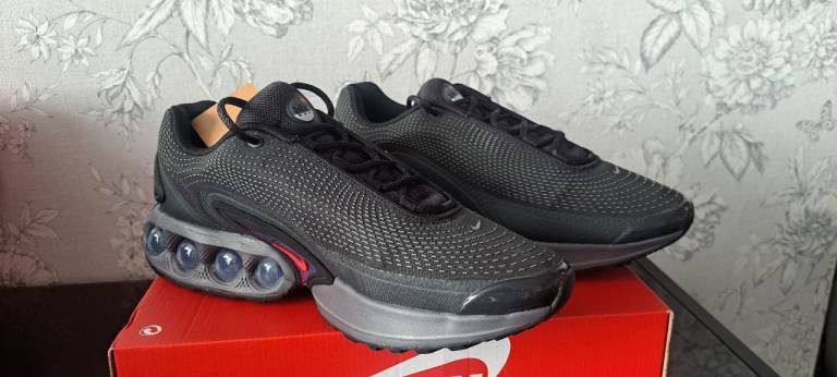 Nike Air Max DN UK 11 EUR 46 Anthracite/LT Crimson Brand New Box No Lid