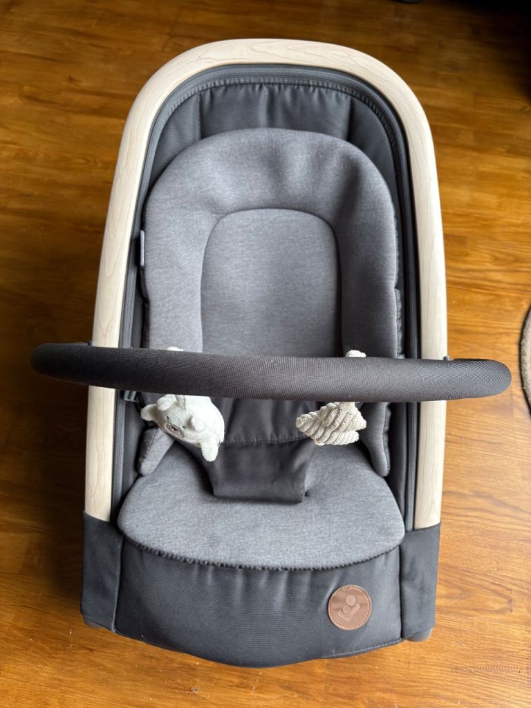 Maxi Cosi Kori Baby Rocker bouncer seat grey 
