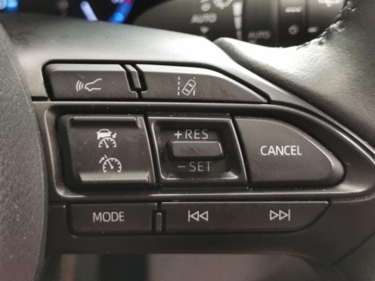 2022 Toyota Yaris Cross 1.5 VVT-h Excel SUV 5dr Petrol Hybrid E-CVT Euro 6 (s/s) (116 ps) - LANE ...