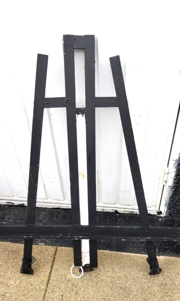 LARGE WOODEN JOINER MADE A FRAME EASEL PERFECT FOR ART  SHOP ADVERTISING 