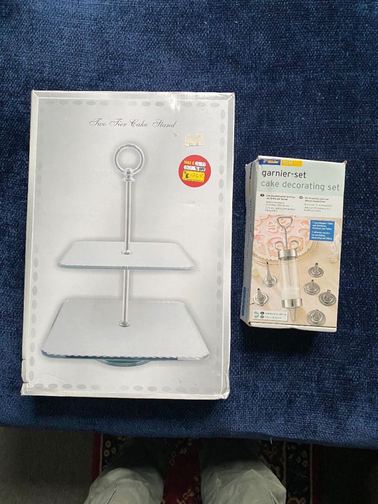 ( NEW ) LEONARD GLASS CAKE STAND + GARNIER SET 