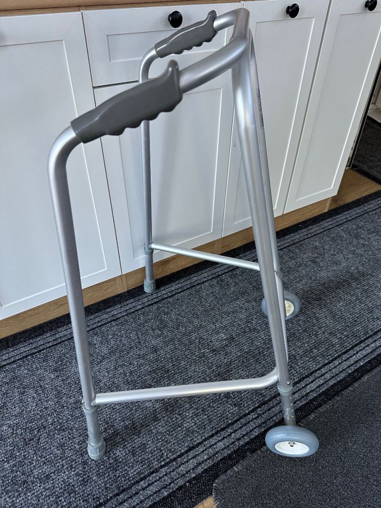 Drive DeVilbiss Healthcare Walking Frame Adjustable Height 