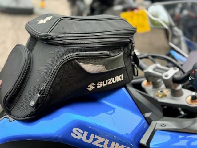 2022 SUZUKI GSX-S1000GT+