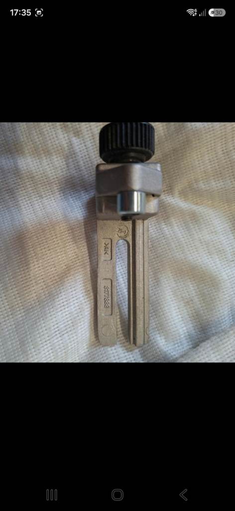 Makita straight cutter guide.