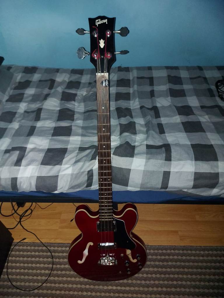 Bass guitar read description 