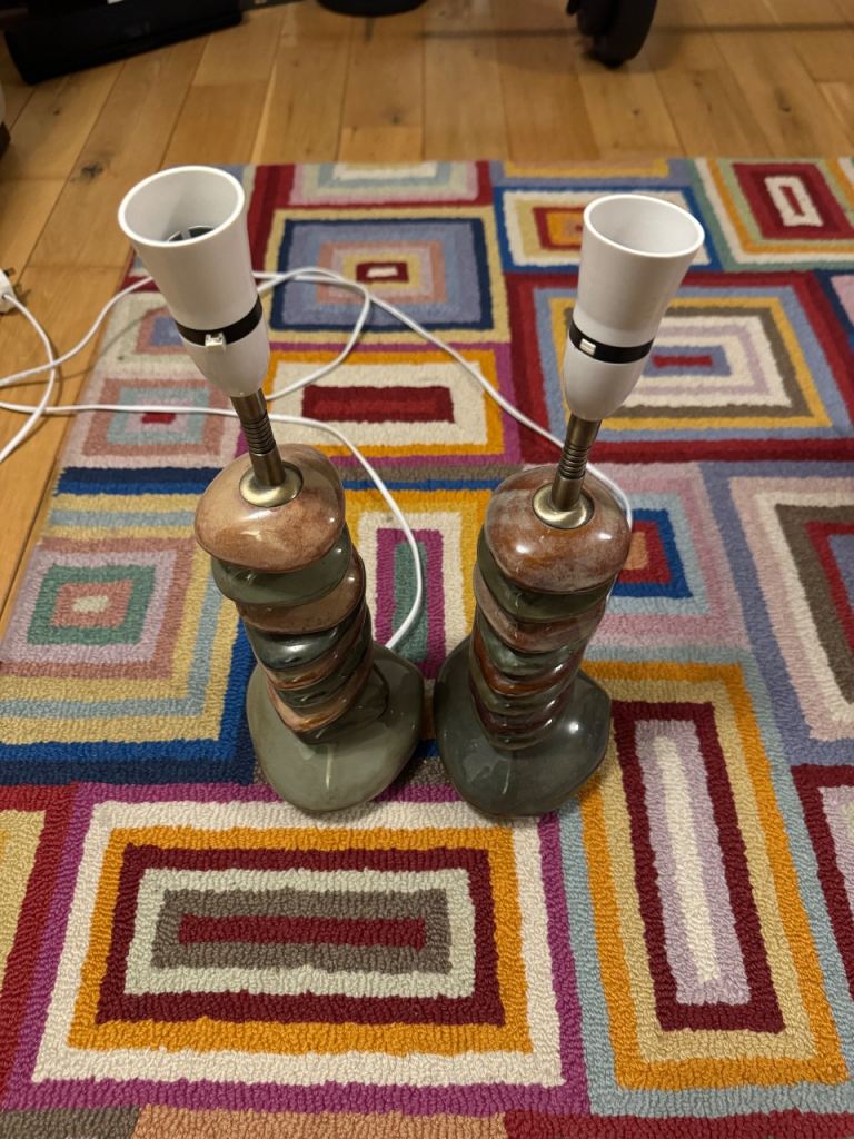 Glossy pebble lamp pair