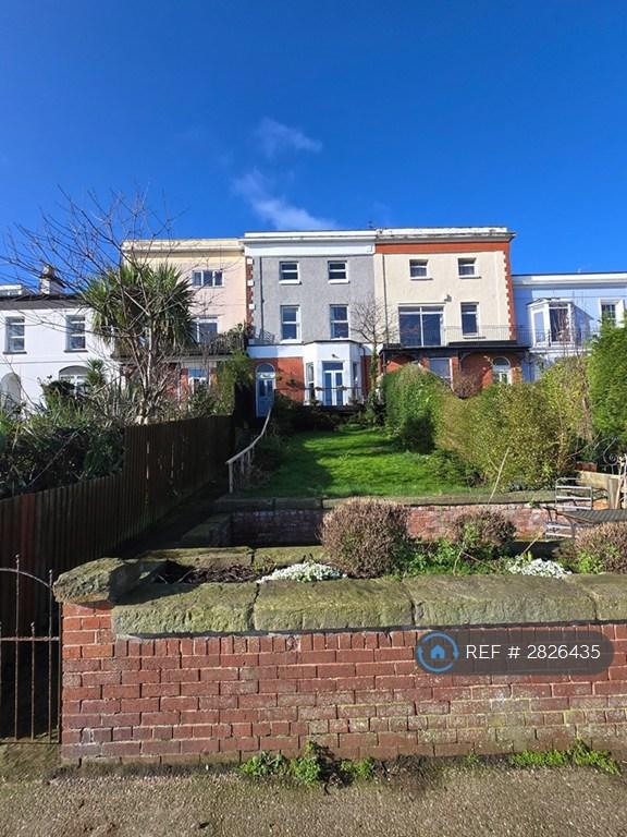 2 bedroom flat in Marine Terrace, Wallasey, CH45 (2 bed) (#2826435)