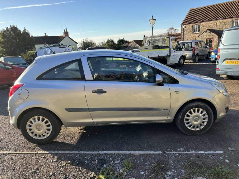Vauxhall, CORSA, Hatchback, Manual, 1229 (cc), 3 doors