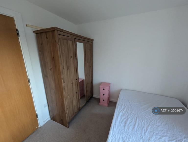 2 bedroom flat in Ordsall Lane, Salford, M5 (2 bed) (#2708674)