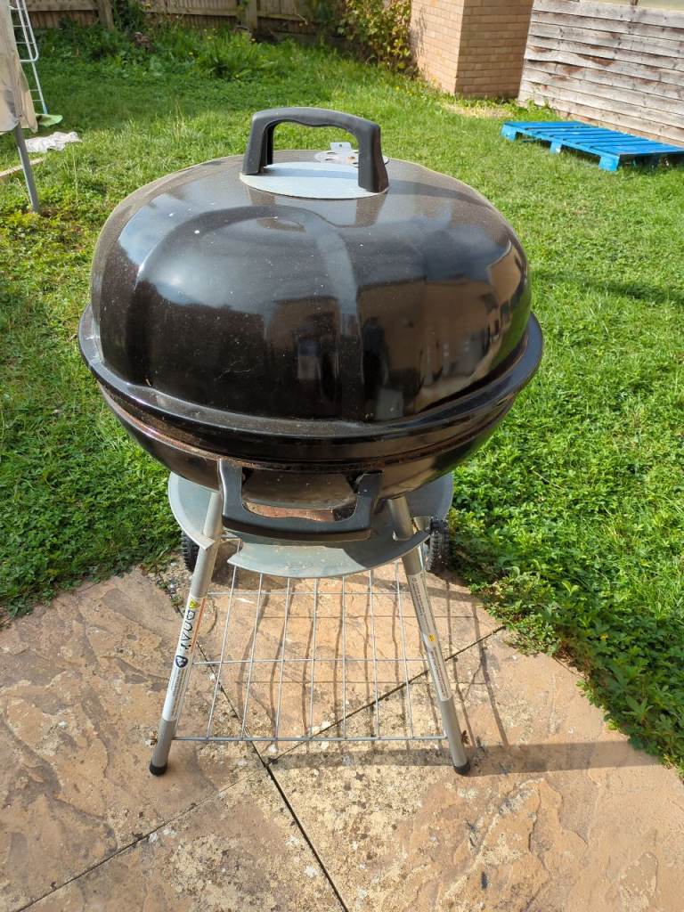 57cm B&Q Kettle BBQ Grill – Black, Good Condition