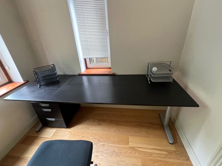 Large Black Office Desk with Drawers – Good Condition