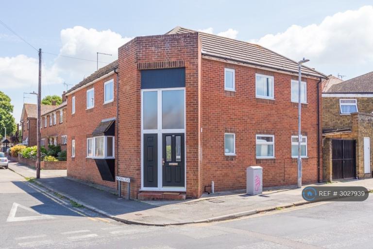 2 bedroom flat in Balmoral Court, Margate, CT9 (2 bed) (#3027939)