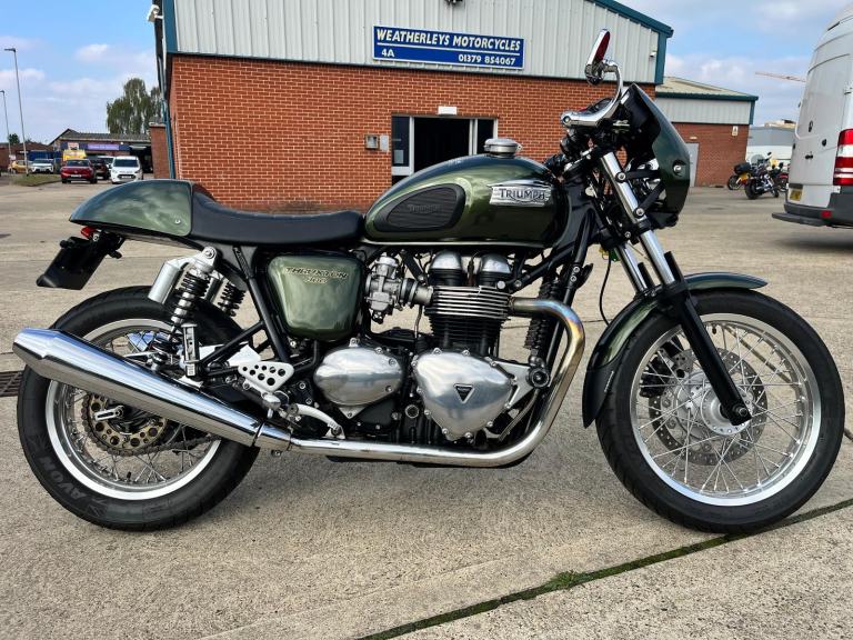 Triumph Thruxton bonneville 865cc beatiful example of this desirable model 
