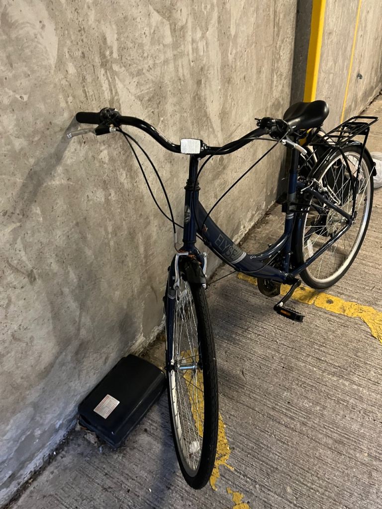 Apollo Elyse Womens Hybrid Bike - Navy