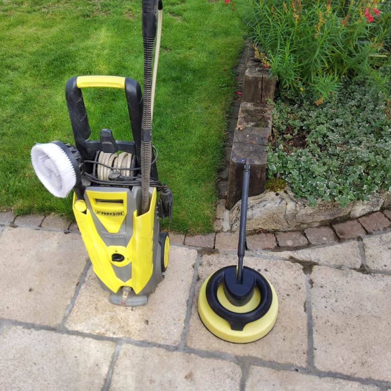 Pressure washer 