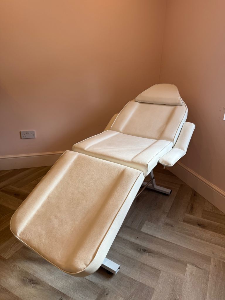 White Adjustable Beauty Treatment Couch / Massage Bed - As Good As New