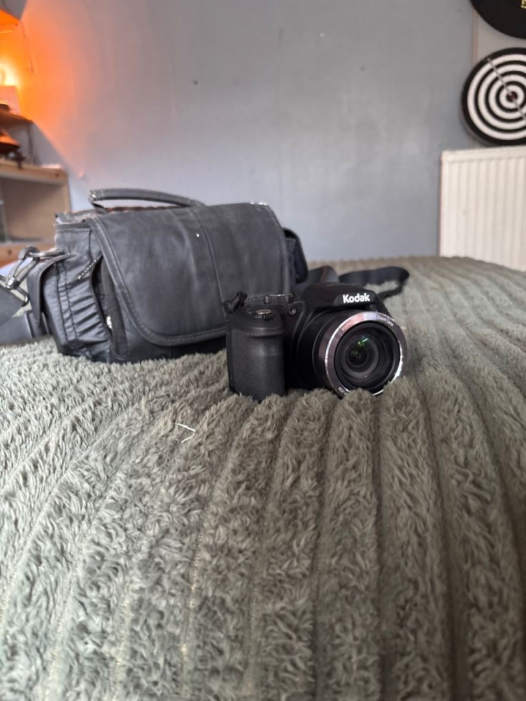 Kodak Digital Camera with Carry Bag – Good Condition