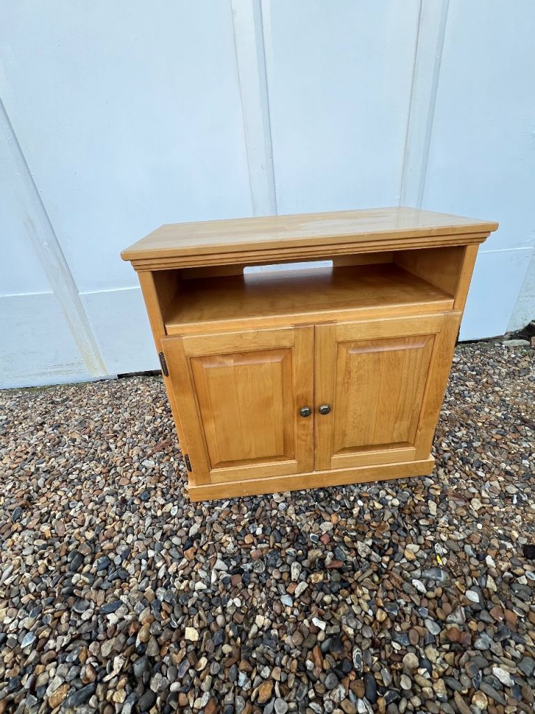 Oak tv unit. 